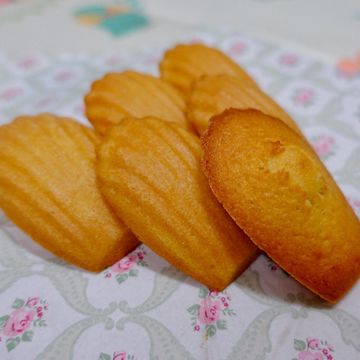 Dolly Chen一起做了蜂蜜瑪德蓮-原味.可可.抹茶