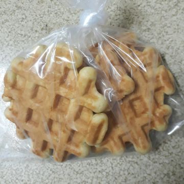 E.H一起做了蛋糕鬆餅(無泡打粉)