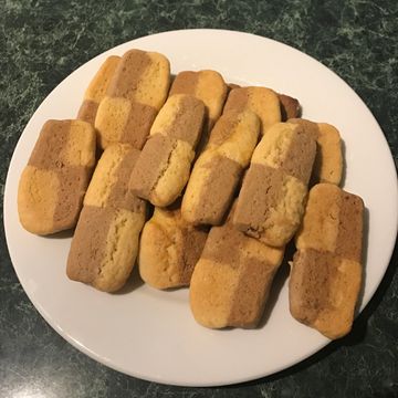 Jung一起做了格子餅乾