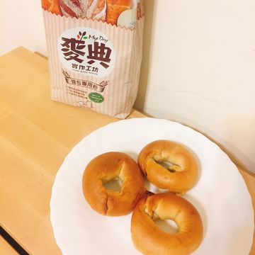 臣ㄔㄣˊ一起做了伯爵茶檸檬奶霜貝果【麥典麵包專用粉】