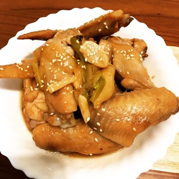 Tinaegg Tsao一起做了🍺啤酒滷雞翅 好吃到爆炸啊