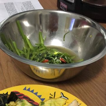 料理潔一起做了清炒空心菜