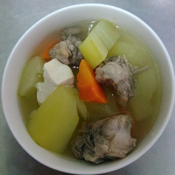 容一起做了青木瓜排骨湯 - 電鍋料理