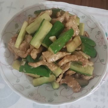 芯慧的簡單料理💕一起做了里脊肉炒小黃瓜