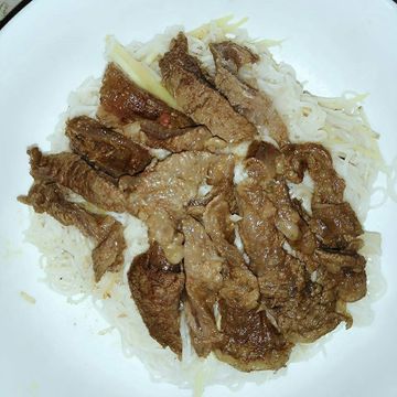 張瑞比一起做了牛丼
