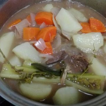 張瑞比一起做了馬鈴薯燉肉