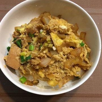 李佩娟一起做了（懶人妻必備）雞腿親子丼飯