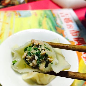 米娃愛做菜一起做了媽媽味韭菜水餃