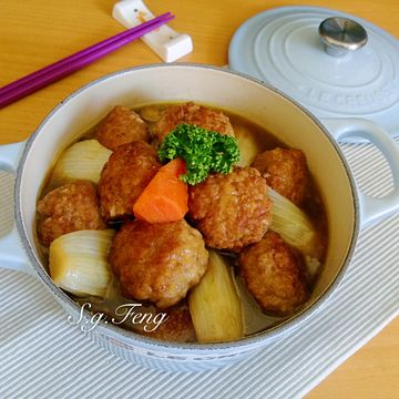 Feng  Lin一起做了鑄鐵鍋料理-娃娃菜砂鍋獅子頭