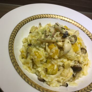 全職媽媽瘋料理一起做了《簡易版》南瓜野菇燉飯～非常好吃！素食可