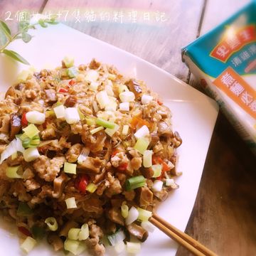 貓兒食堂一起做了螞蟻上樹-史雲生