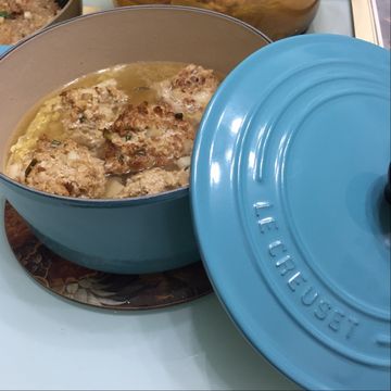 Hu Chan一起做了鑄鐵鍋料理-娃娃菜砂鍋獅子頭