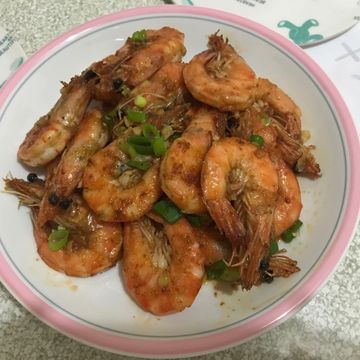 芯慧的簡單料理💕一起做了奶焗香蒜椒鹽蝦。零失誤簡易料理