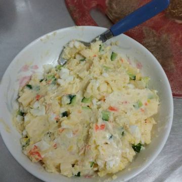 Irene Liao一起做了馬鈴薯蛋沙拉 【新手不敗料理】