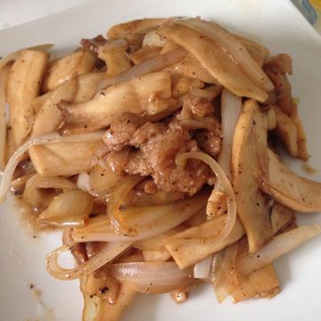 lisa一起做了超下飯狠簡單照燒洋蔥炒豬肉片