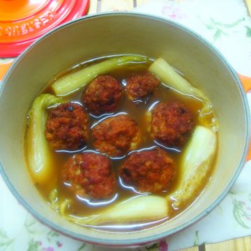 Mayli Chen的簡單煮藝一起做了鑄鐵鍋料理-娃娃菜砂鍋獅子頭
