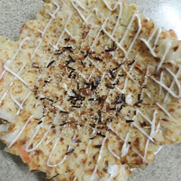 E.H一起做了鮪魚高麗菜煎餅