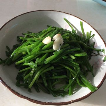 Pigleg Huang一起做了炒水蓮 蒜香版