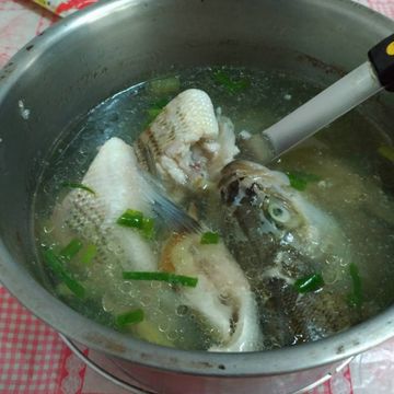 Irene Liao一起做了鱸魚鮮魚湯
