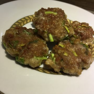 全職媽媽瘋料理一起做了家的味道 ~ 香菜煎肉餅