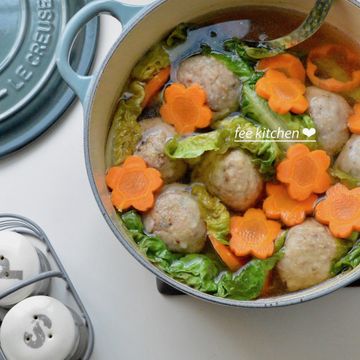 Fee kitchen 一起做了鑄鐵鍋料理-娃娃菜砂鍋獅子頭