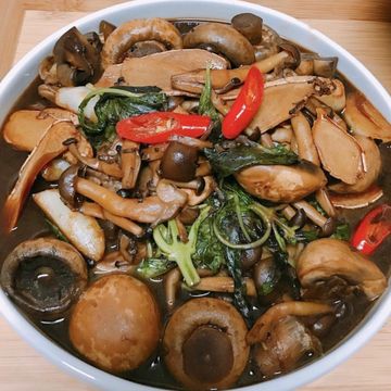 🥘Joanne Ke🍴一起做了超下飯! 三杯蘑菇~