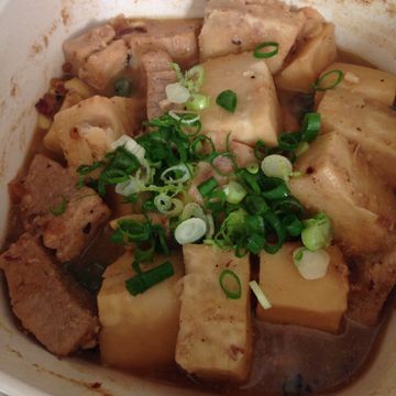 lisa一起做了油蔥芋頭燒肉