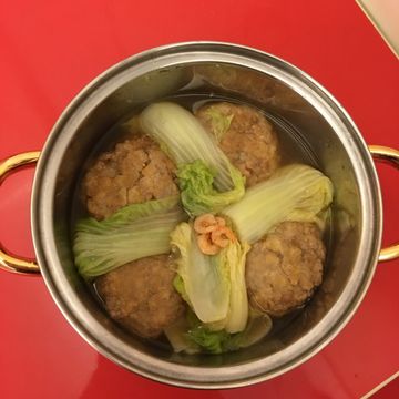 Min一起做了鑄鐵鍋料理-娃娃菜砂鍋獅子頭