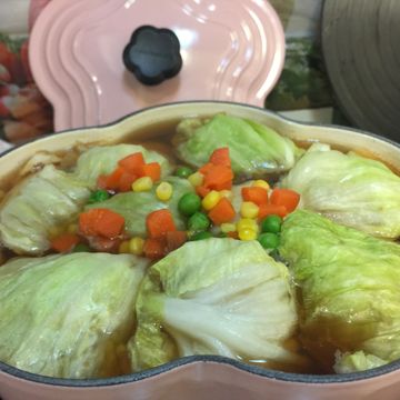 林曉鈴一起做了高麗菜捲