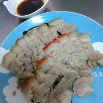 容一起做了蒜泥白肉