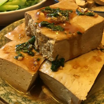 容一起做了灶咖の焦糖滷豆腐