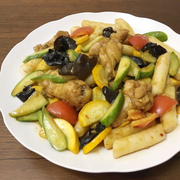 阿真的手路菜一起做了辣味噌炒雞肉