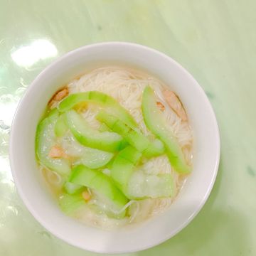 羅秋月一起做了雞蛋絲瓜麵線 - 蛋奶素