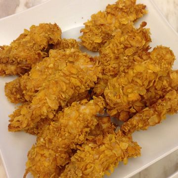 lisa一起做了玉米片免炸雞柳條
