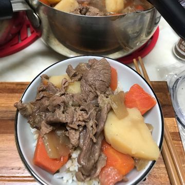 Tze-yi Lin一起做了馬鈴薯燉肉🥔