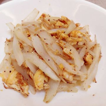 貴婦小靜一起做了ㄚ曼達的廚房~洋蔥炒蛋