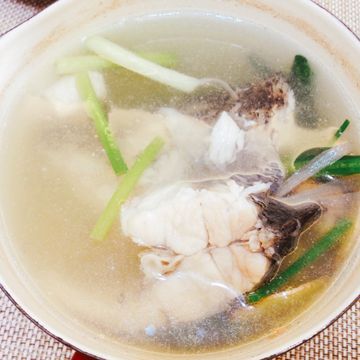 貴婦小靜一起做了清燉鱸魚湯