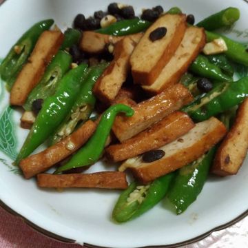 Irene Liao一起做了青龍辣椒炒豆干@Selina Wu