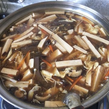 Joanne一起做了台式酸辣湯