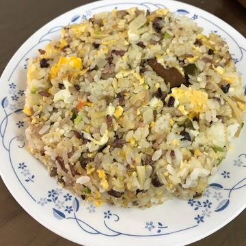 企鵝好愛煮一起做了麻油蛋炒飯