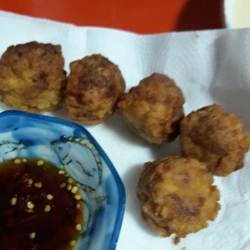雲褵一起做了炸花枝丸
