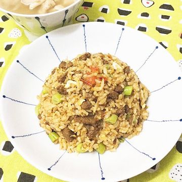 阿真的手路菜一起做了四季豆牛肉炒飯