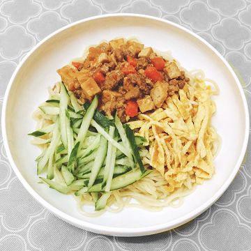 阿真的手路菜一起做了美味炸醬麵😋