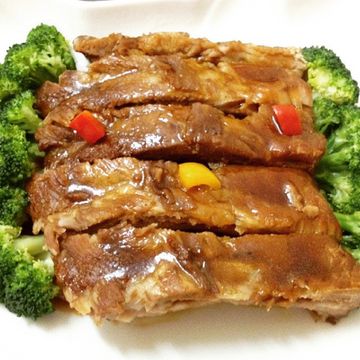 阿真的手路菜一起做了蔥燒豬肋排