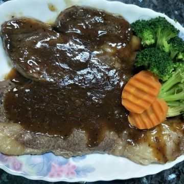 Hui-Juan Li一起做了嫩煎牛排