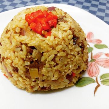 阿真的手路菜一起做了薑黃時蔬炒飯