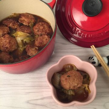 Tina Liao一起做了鑄鐵鍋料理-娃娃菜砂鍋獅子頭