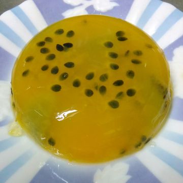 容一起做了百香水果凍