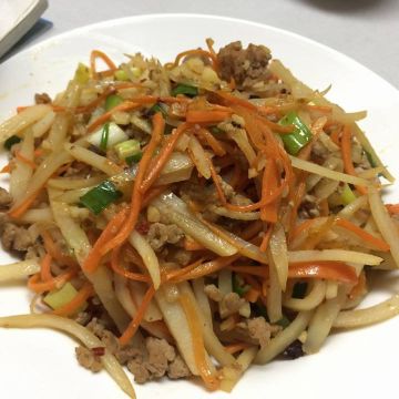 vickyhfwu一起做了醋溜土豆絲