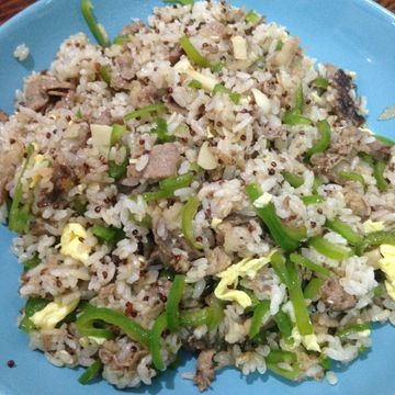 陳錦雲一起做了青椒牛肉炒飯